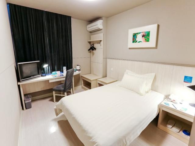 Jingjiang Inn Shanghai Minsheng Road Bagian luar foto