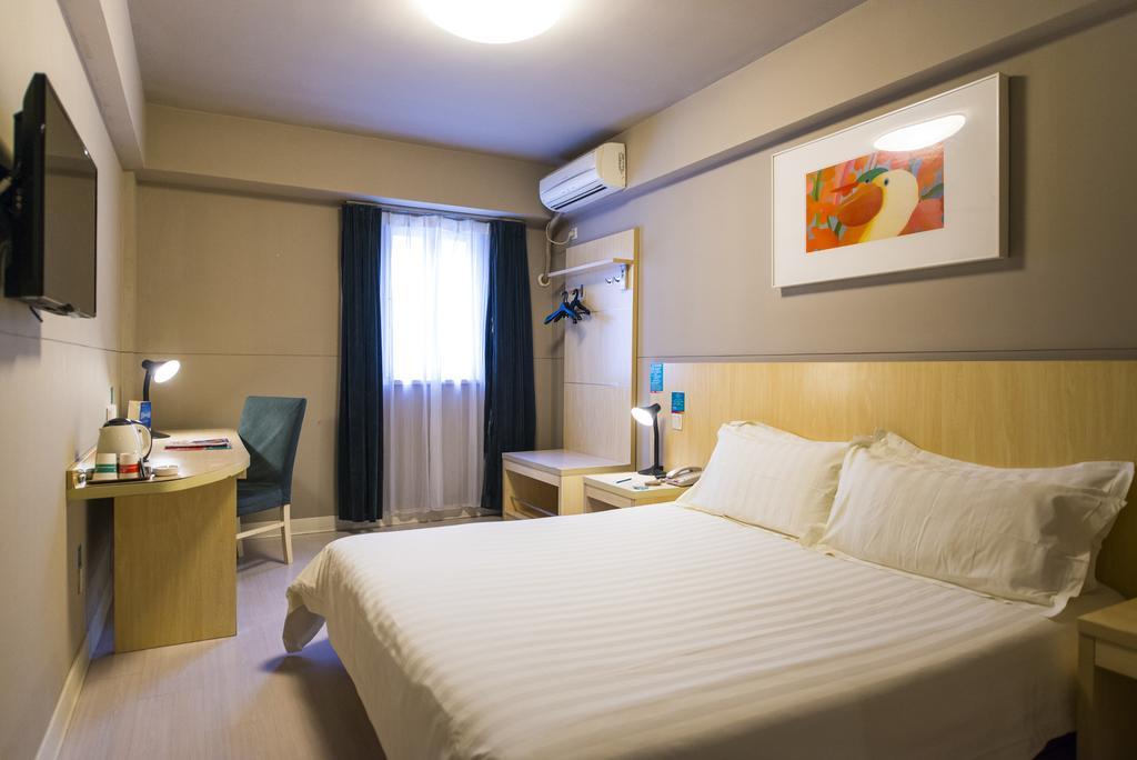 Jingjiang Inn Shanghai Minsheng Road Bagian luar foto